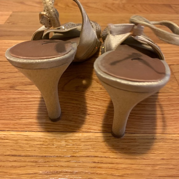 Gold Nina slingback, peep toe heels. - Picture 2 of 4
